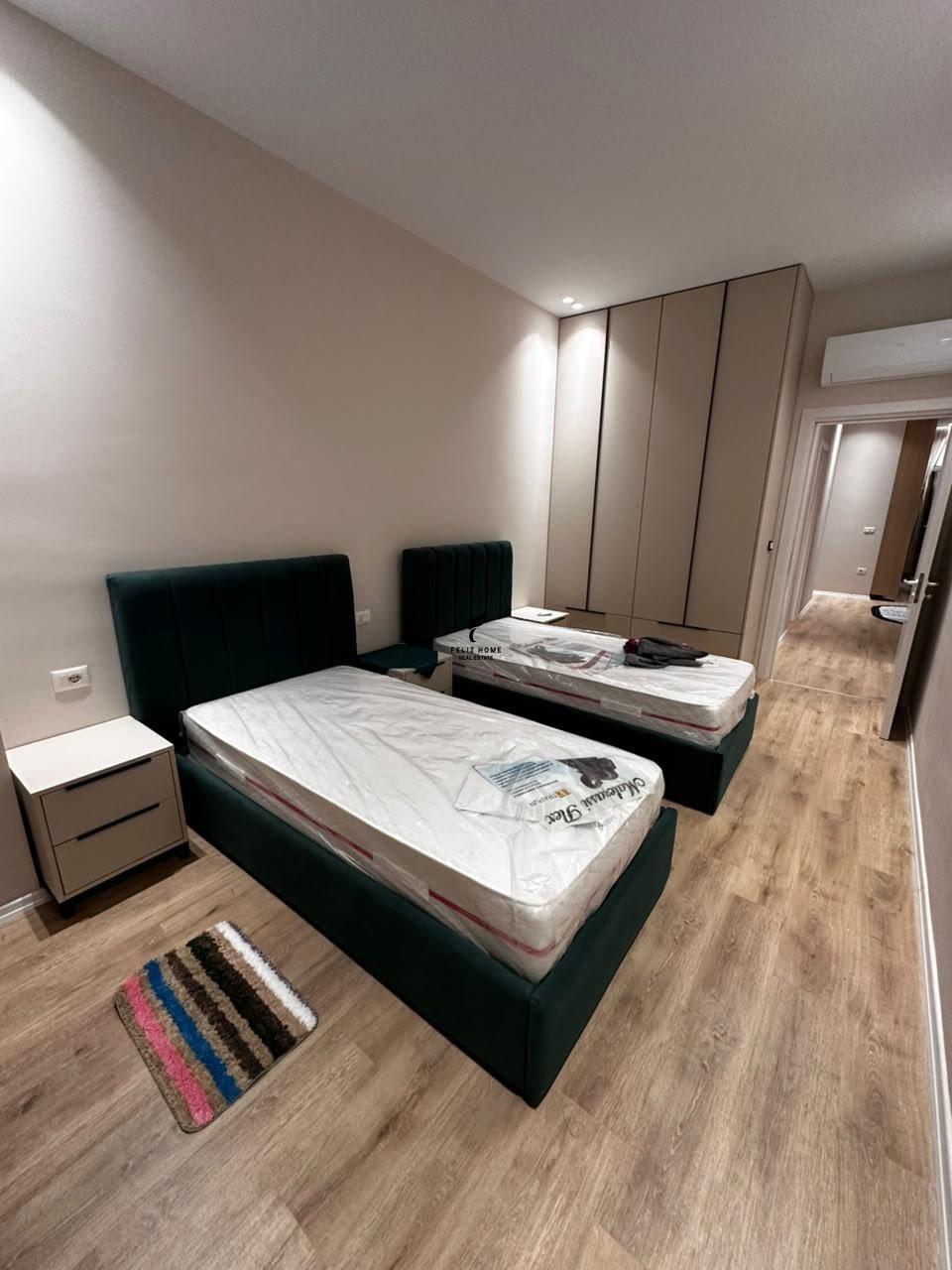 APARTAMENT ME QERA 2+1+2 LAPRAKE 80.000 LEKE FH-94999 – Tiranë