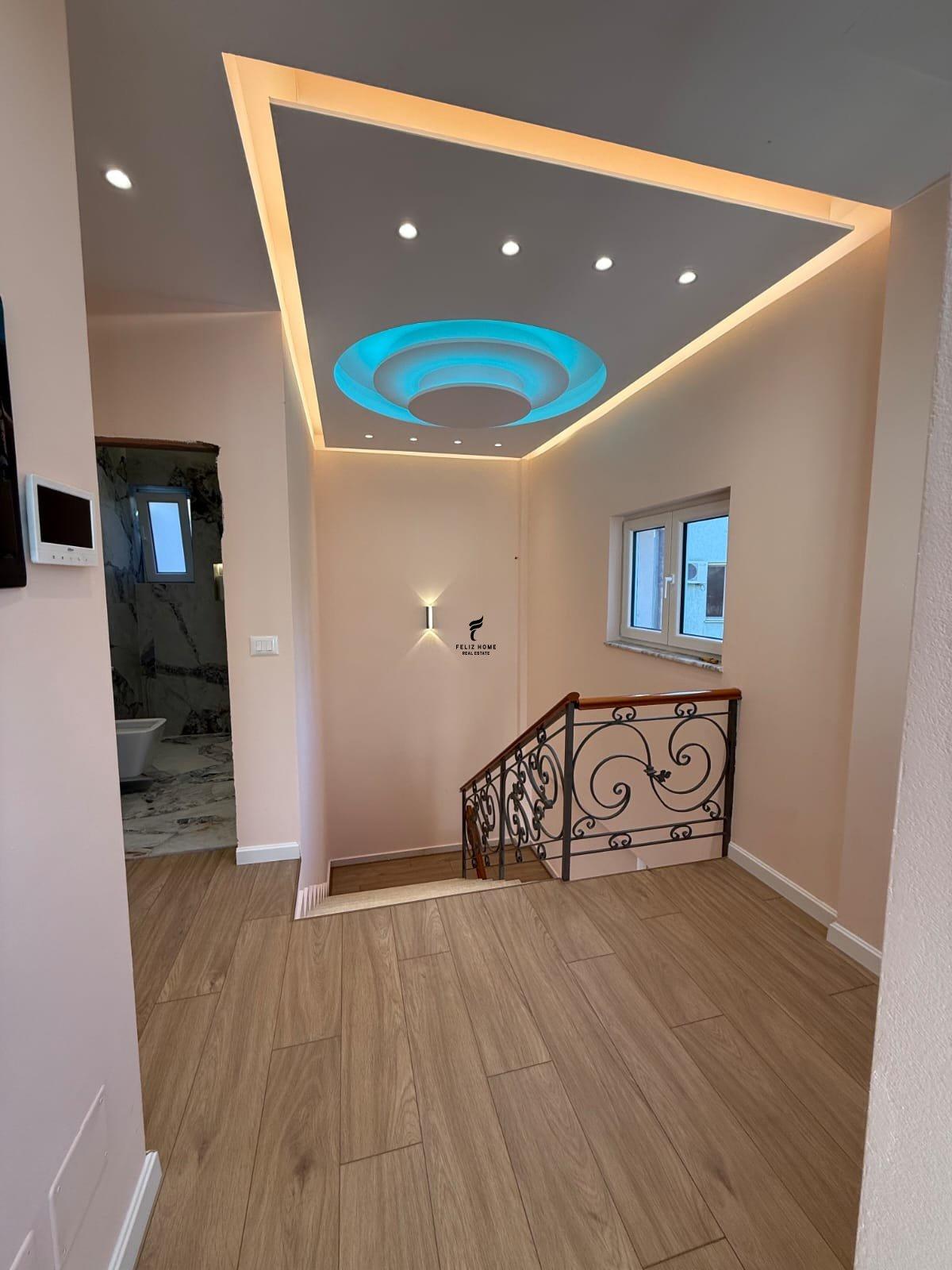 ZYRE ME QERA 141 M2 RRUGA E KAVAJES 210.000 LEKE FH-92563A – Tiranë - 1