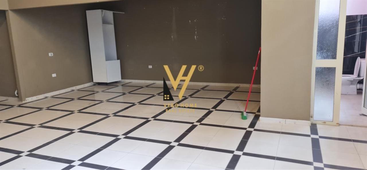 JEPET ZYRE 90 M2 ME QERA NE SELITE 800 EURO – Tiranë