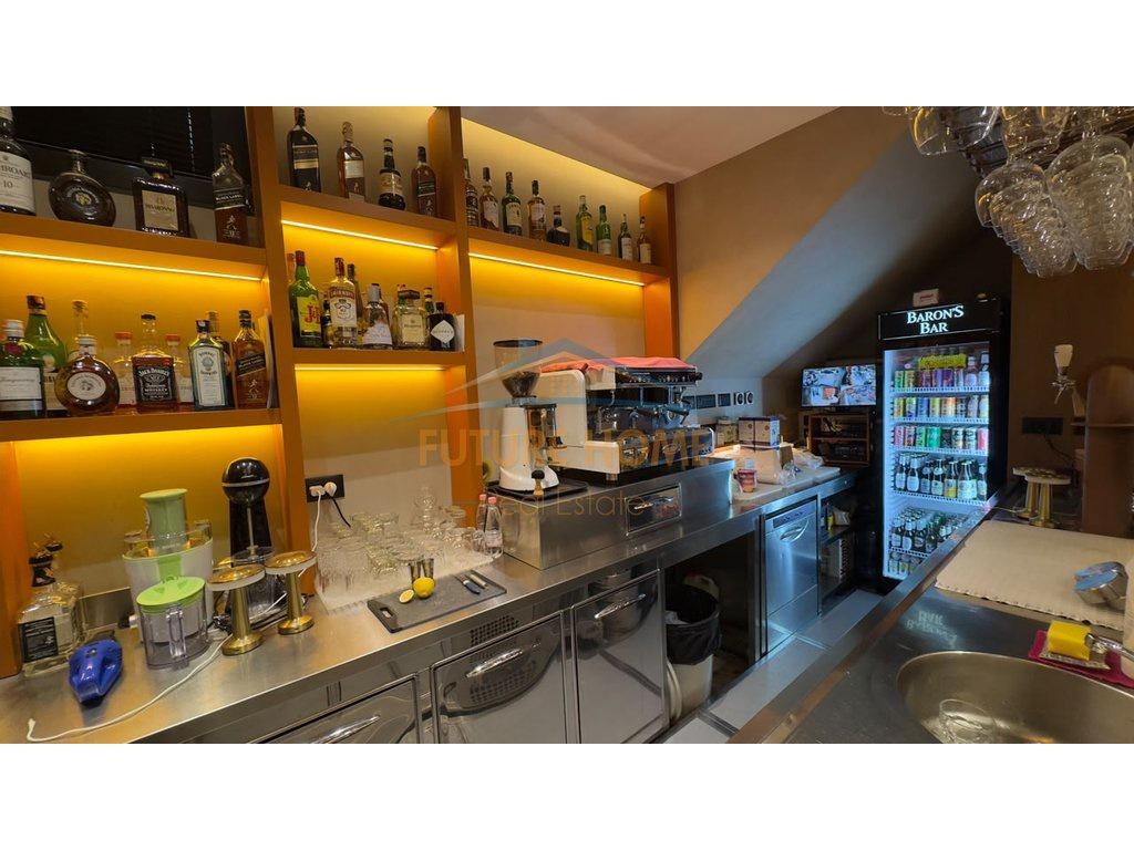 0695135860 Shitet, Ambient + Biznes Bar- Kafe, Rruga Petro N – Tiranë