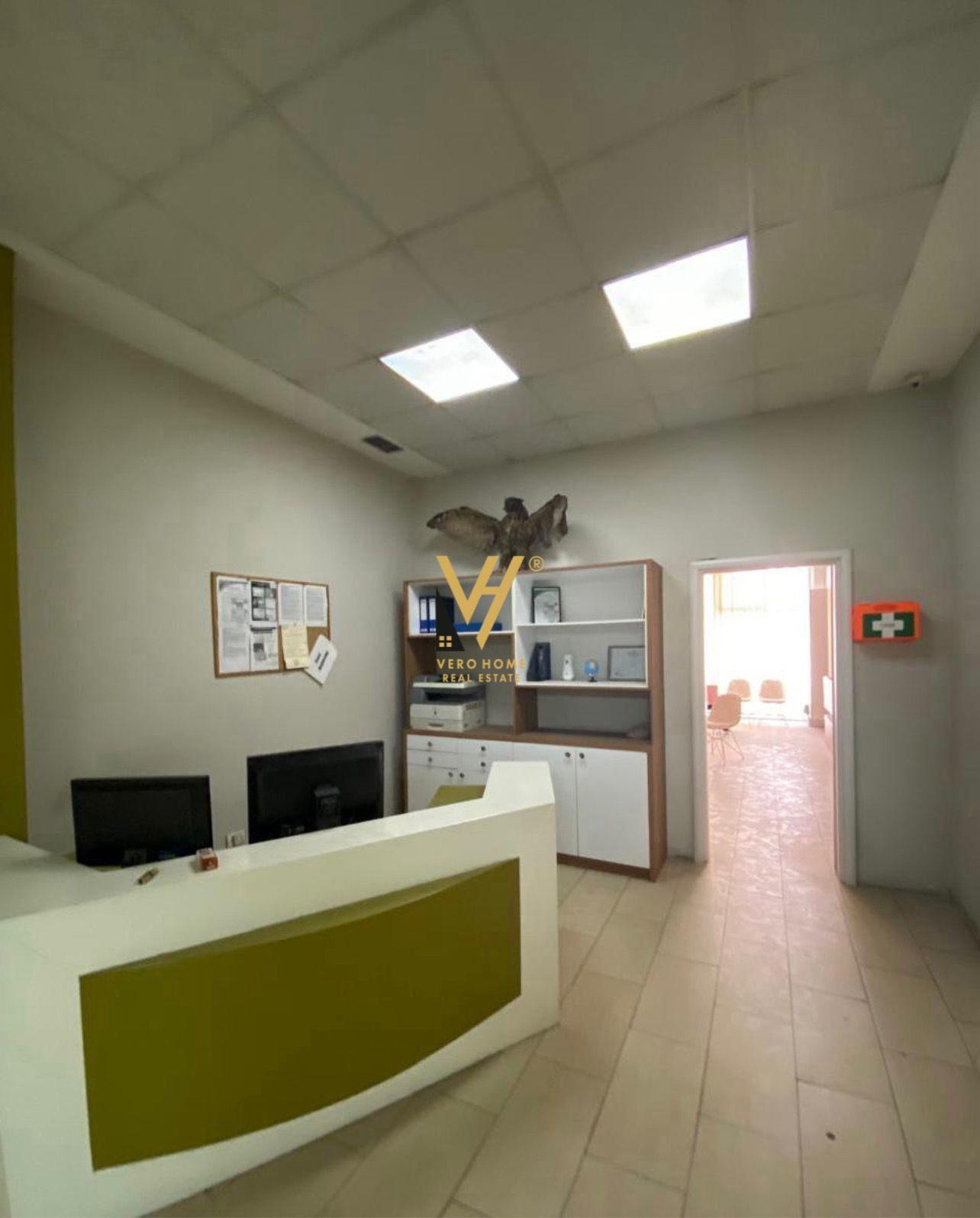 JEPET ZYRE 60 M2 ME QIRA TE RRUGA E KAVAJES 1.200 EURO – Tiranë