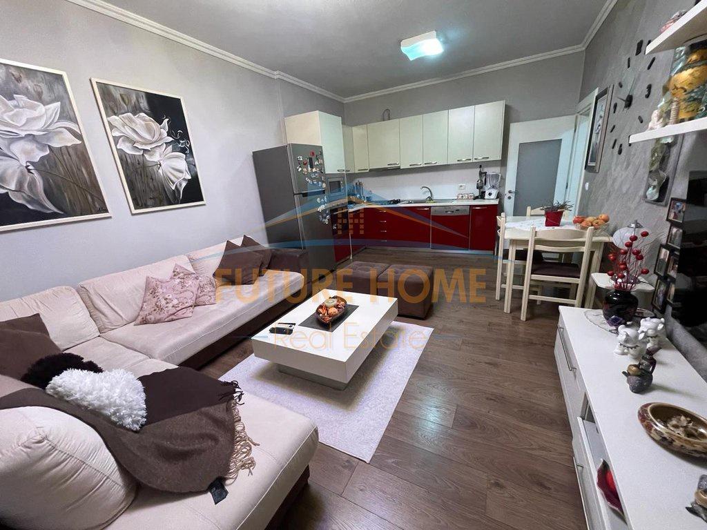 0692268458 Shitet, Apartament 2+1, Rruga Babë Rexha, Tiranë. – Tiranë