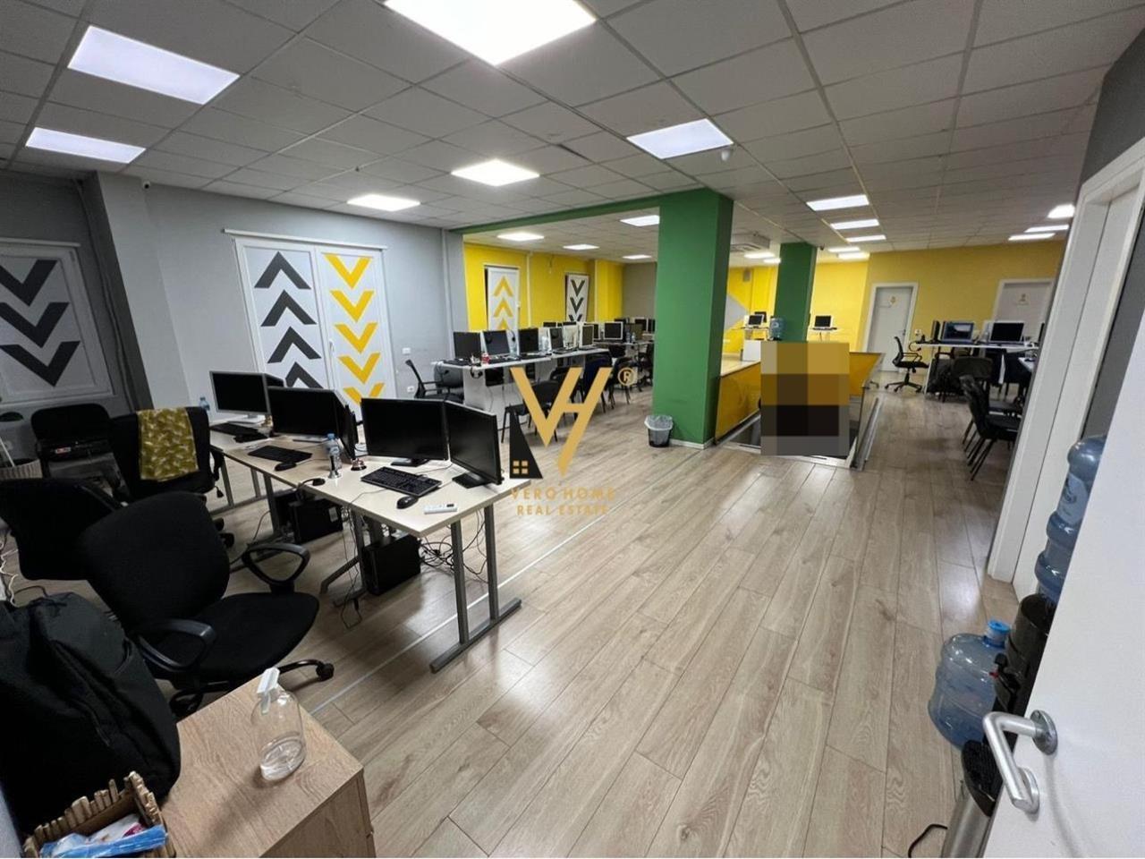 JEPET ZYRE 562 M2 ME QERA NE QENDER 7.000 EURO – Tiranë