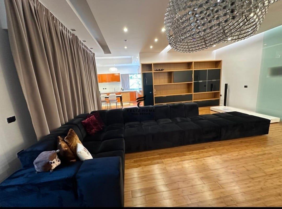 APARTAMENT ME QERA 3+1 KOPSHTI ZOOLOGJIK 1.100 EURO – Tiranë