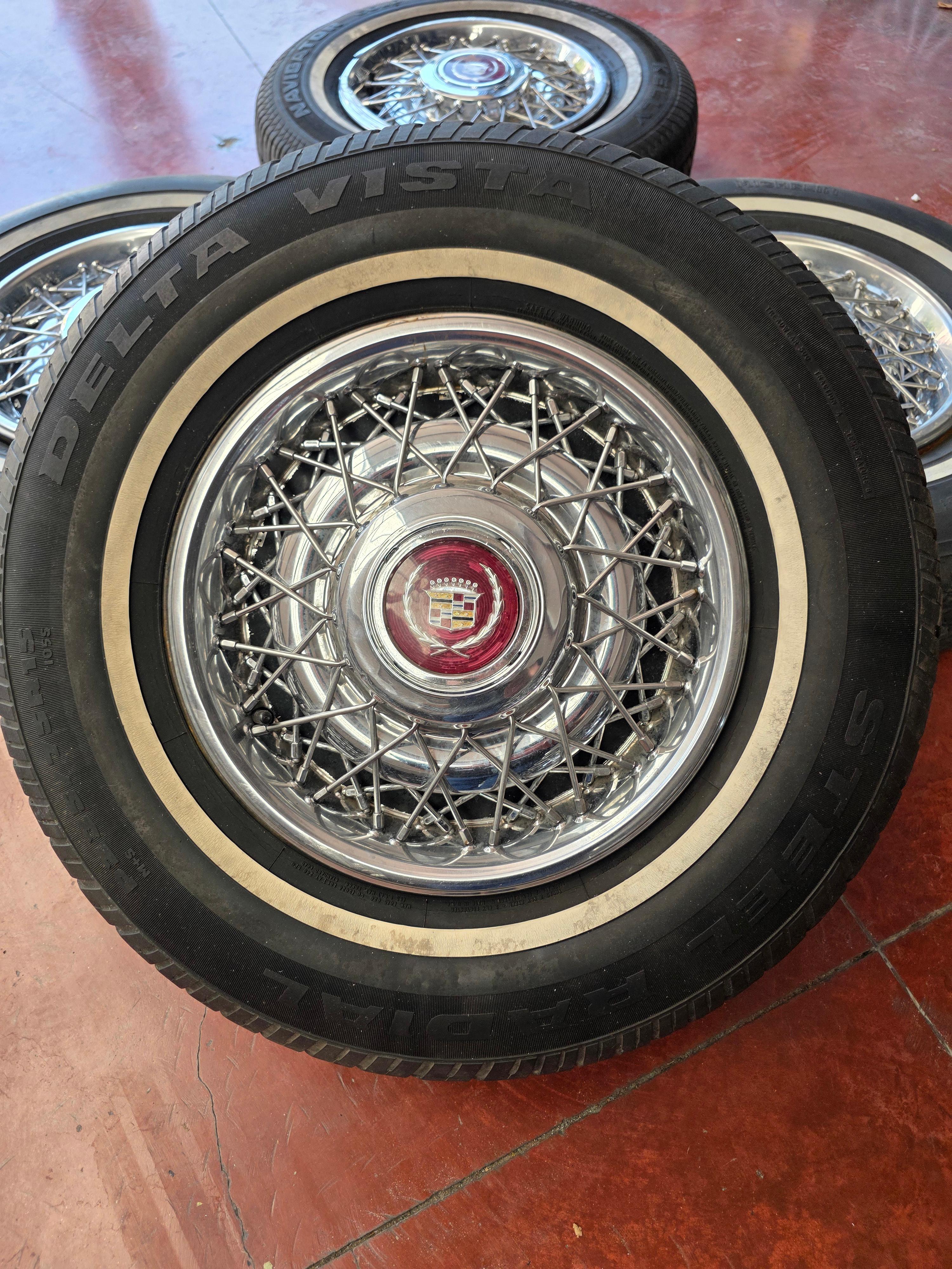DISQE CCDILLAC BROUGHAM R15 – Fier