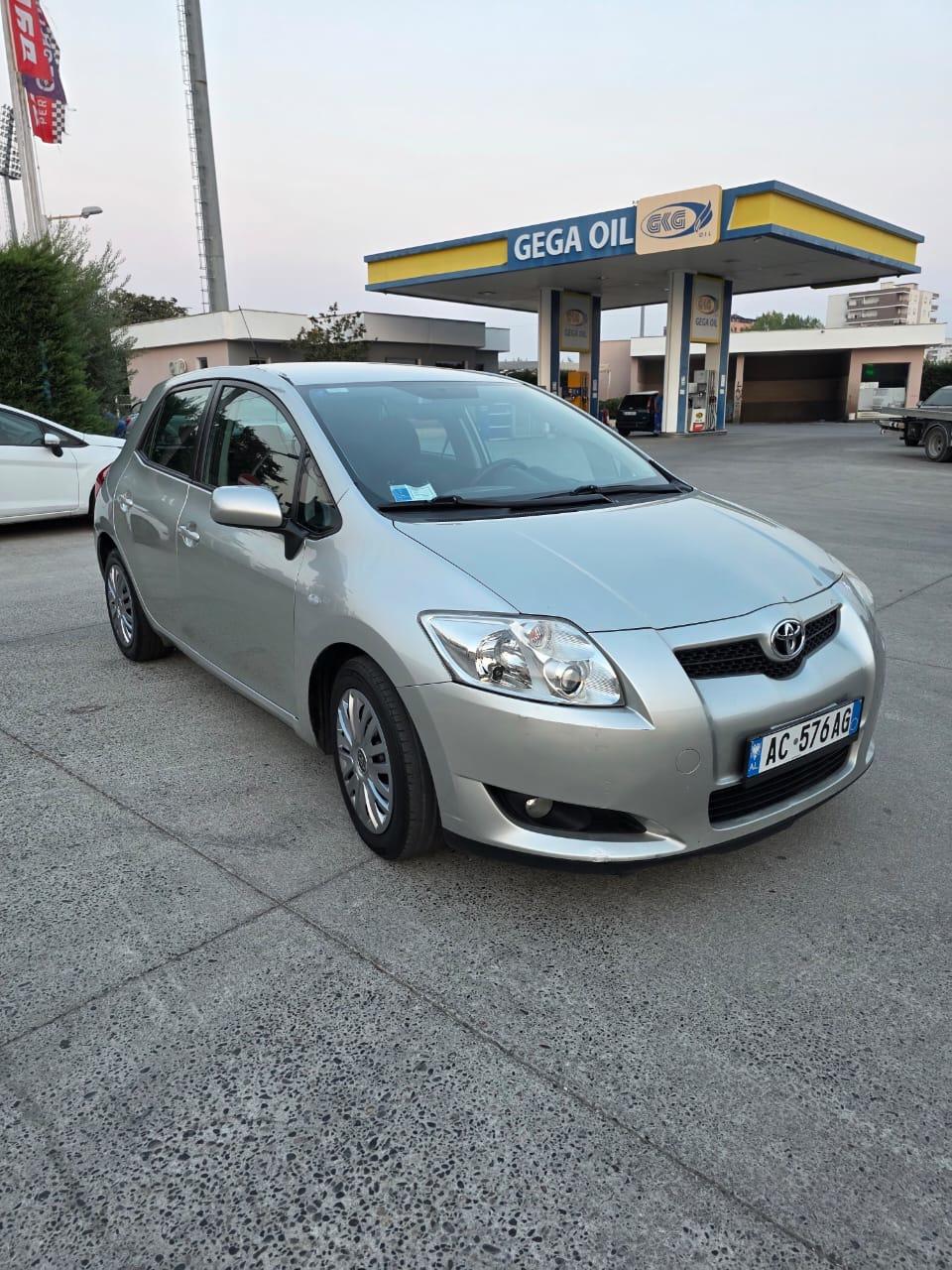 SHITET TOYOTA AURIS 1.4 NAFT VITI 2010 I SAPO TARGUAR – Kavajë