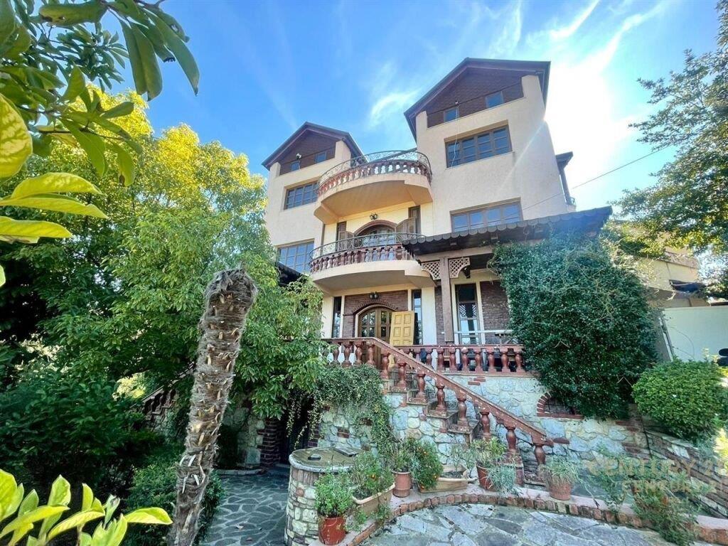 Jepet me qira vile me pishine ne Peze! – Tiranë - 1