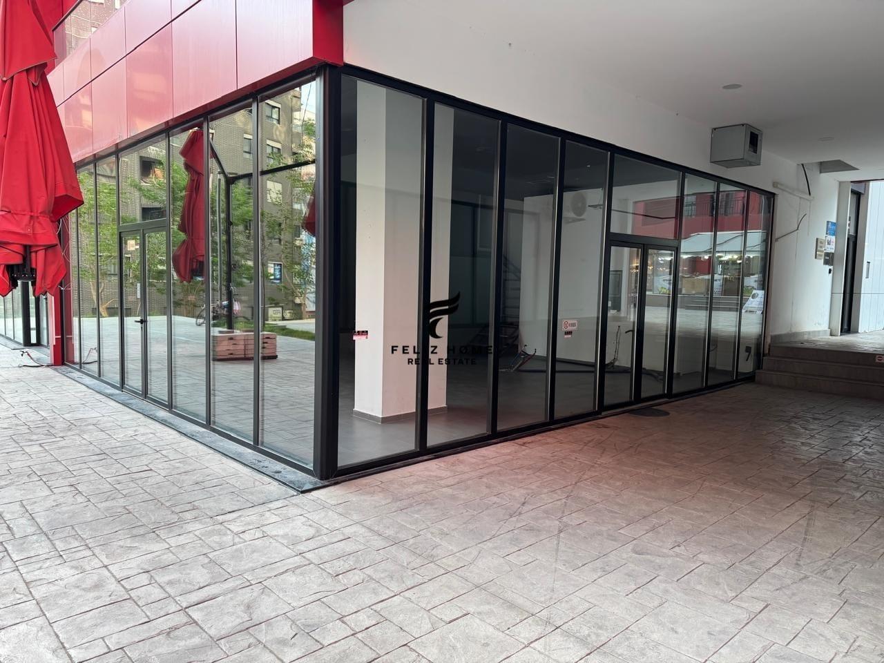 DYQAN ME QERA 85 M2 FARMACIA 10 RRUGA E DIBRES 1.700 EURO – Tiranë - 1