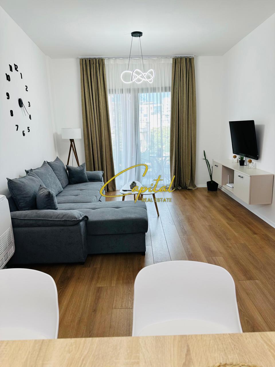 APARTAMENT ME QIRA 1+1 QENDER RRUGA E KAVAJES 90.000 LEKE – Tiranë