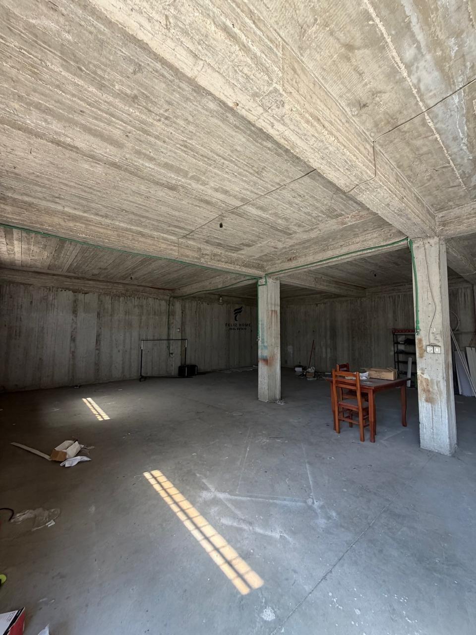 AMBIENT BIZNESI ME QERA 254M2 SELITE 200.000 LEKE FH-96163 – Tiranë