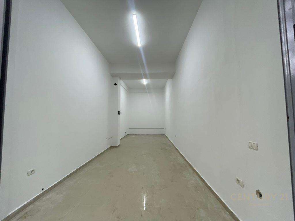 Shesim dyqan, ne Yzberisht! – Tiranë - 1