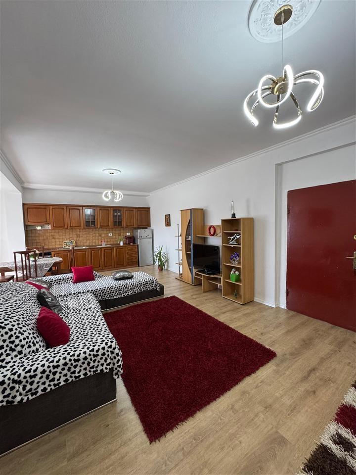 SHITET APARTAMEN 2+1 5 MAJI 135.000.000 LEKE – Tiranë