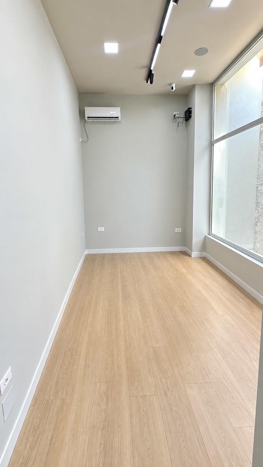 DYQAN ME QIRA 24 M2 RRUGA E BARRIKADAVE 65.000 LEKE – Tiranë