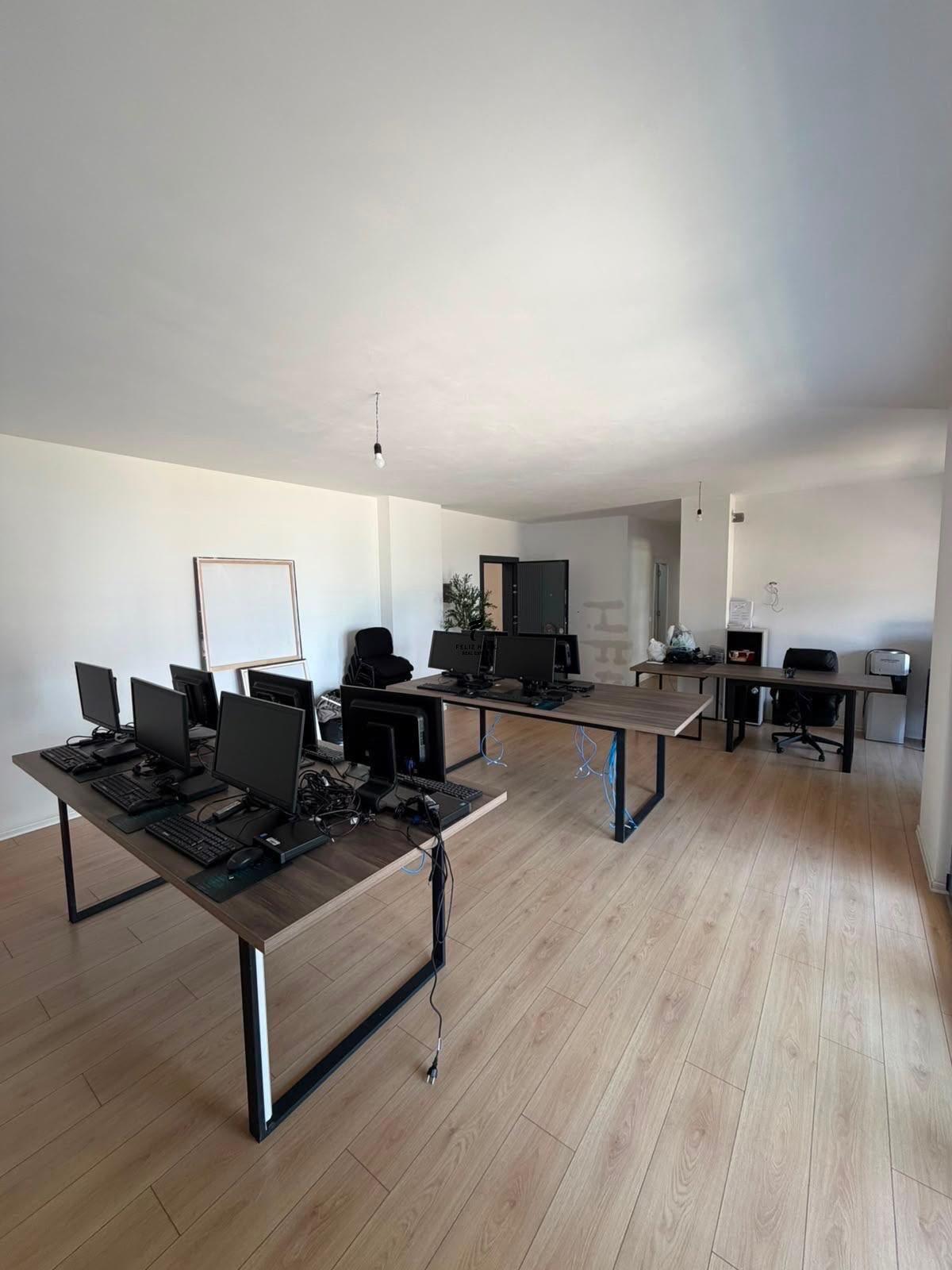 ZYRE ME QERA 122M2 JORDAN MISJA 130.000 LEKE FH-85000 – Tiranë