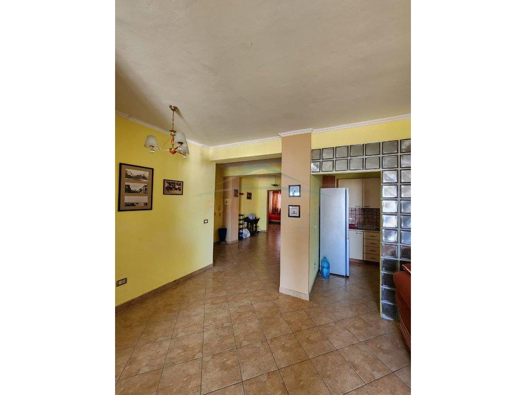 0697075690 Qera,Apartamenti 3+1+2 Ballkone, Poliklinika ,Dur – Durrës
