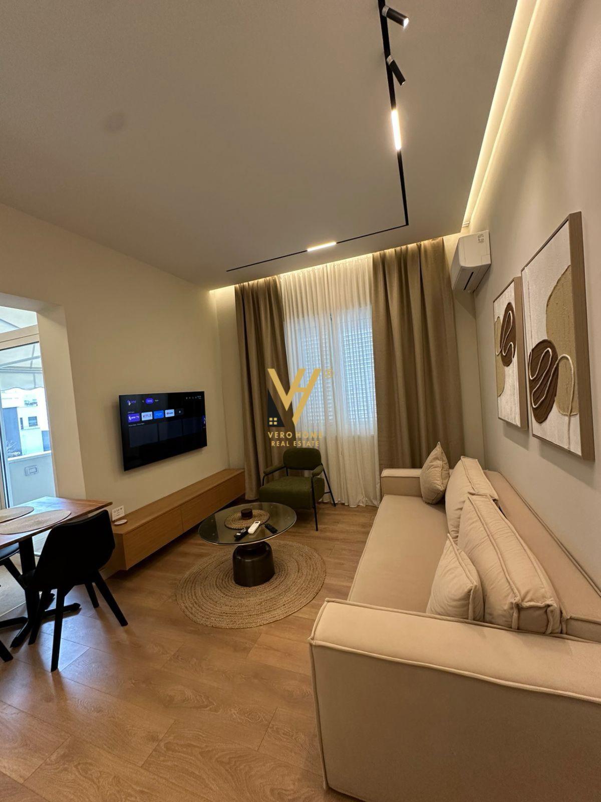 JEPET APARTAMENT 1+1 ME QIRA TE RRUGA E BARRIKADAVE 700 EURO – Tiranë