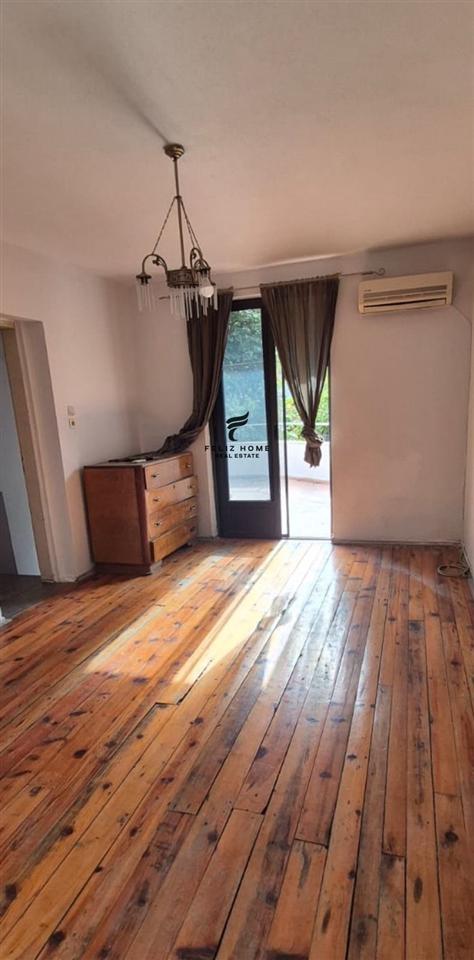 VILE ME QERA 240 M2 RRUGA E DIBRES 1300 EURO – Tiranë