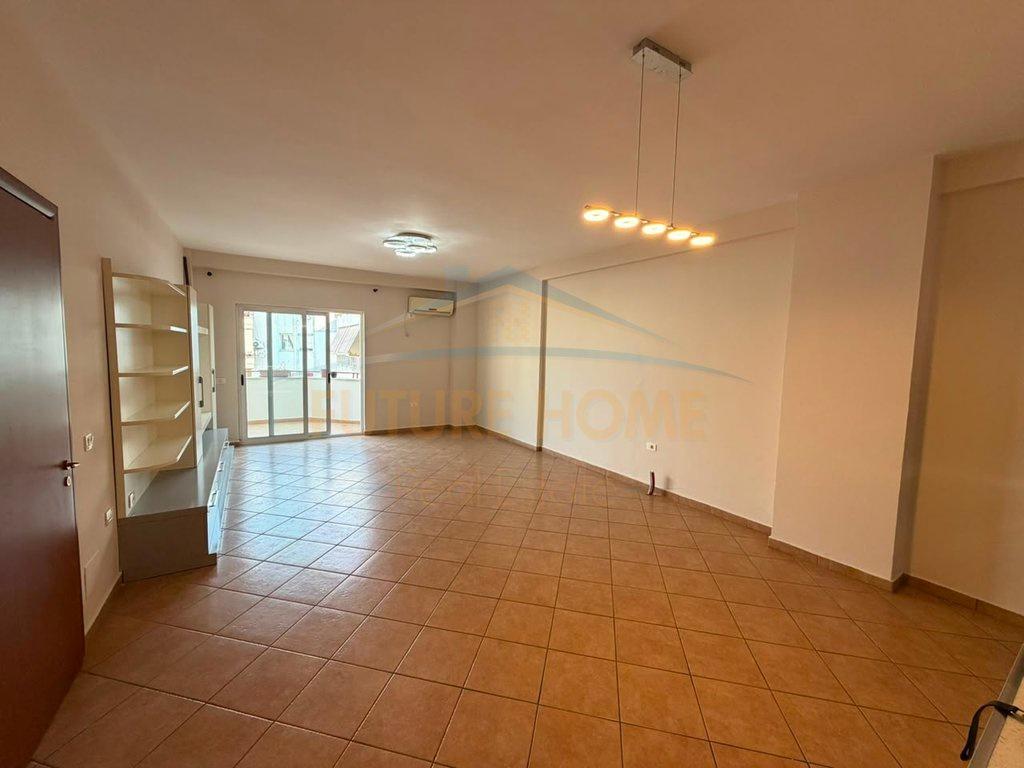 0692268458 Shitet, Apartament 2+1, Misto Mame, Tirane. – Tiranë