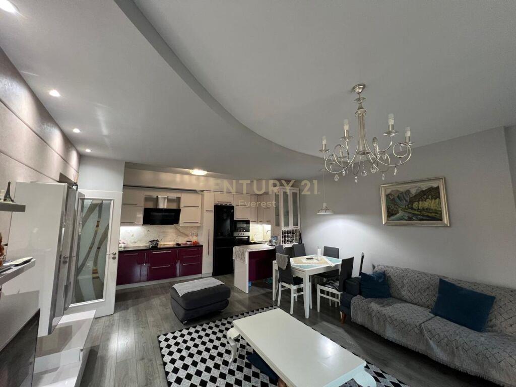 QENDER, JAPIM ME QIRA APARTAMENT 2+1+2+POST PARKIMI! – Tiranë - 1