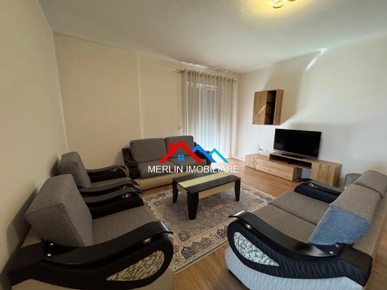 JEPET APARTAMENT 2+1+ POST PARKIMI ME QERA NE PASKUQAN. – Tiranë
