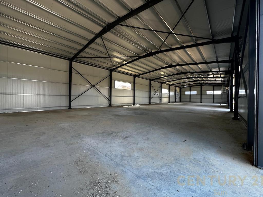 KAPANON ME QERA 1200 M2 KASHAR 300.000 LEKE – Tiranë