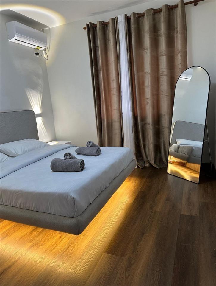 APARTAMENT ME QERA 2+1 BLLOK 1000 EURO – Tiranë