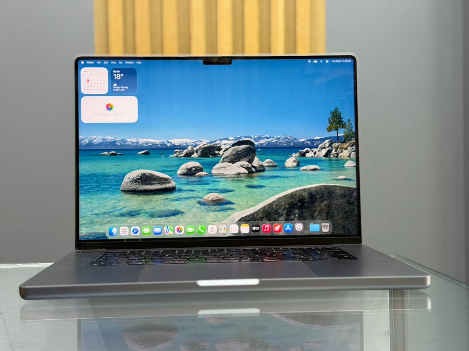 MACBOOK PRO 16'' M1 PRO – Tiranë