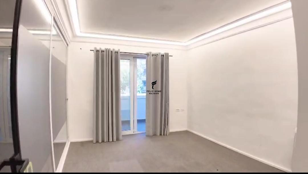 ZYRE ME QERA 130 M2 RRUGA E DURRESIT 140.000 LEKE FH-90718 – Tiranë - 1