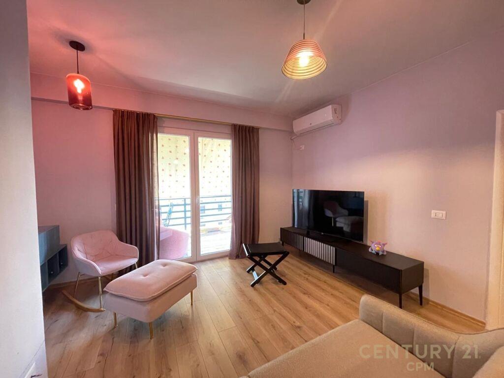 Apartament 2+1 per qira te Komuna e Parisit! – Tiranë - 1