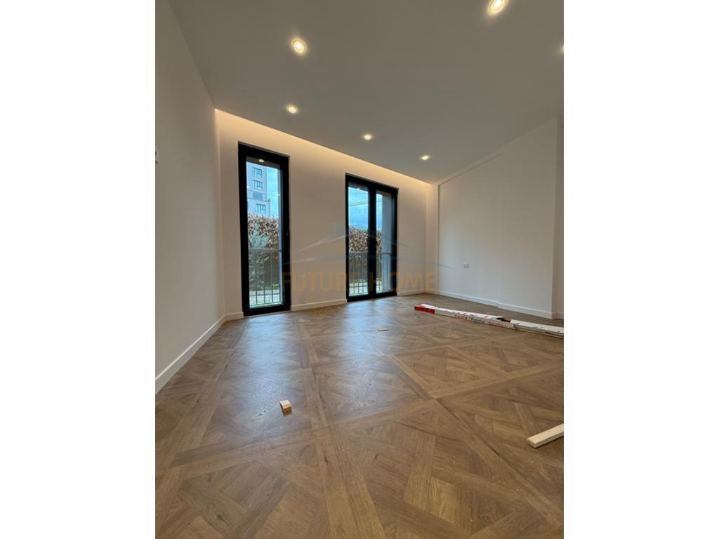 0693769552,Shitet apartament 2+1+1, Rruga e Elbasanit – Tiranë
