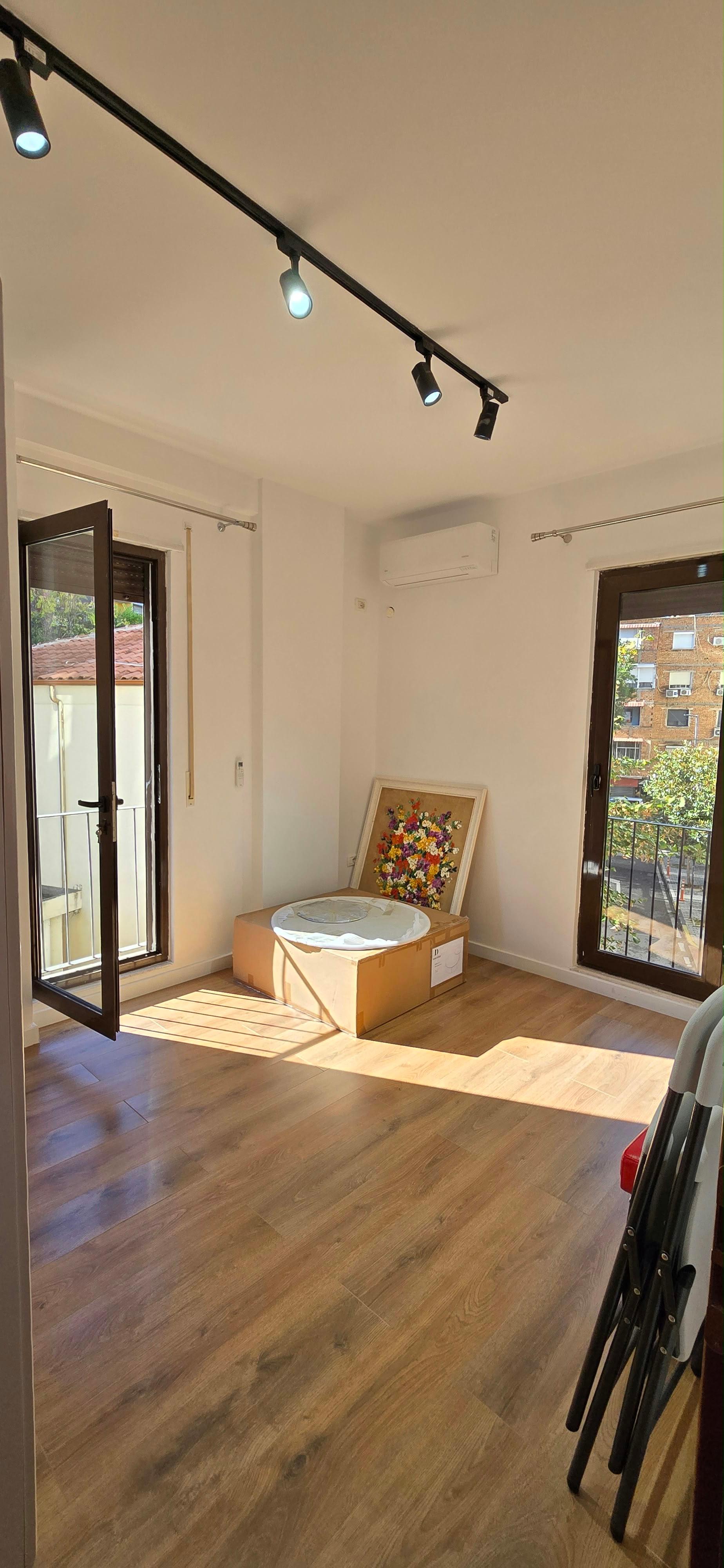 Apartament me qira 2+1+2 me 2 🅿️ Rruga E Kavajes – Tiranë
