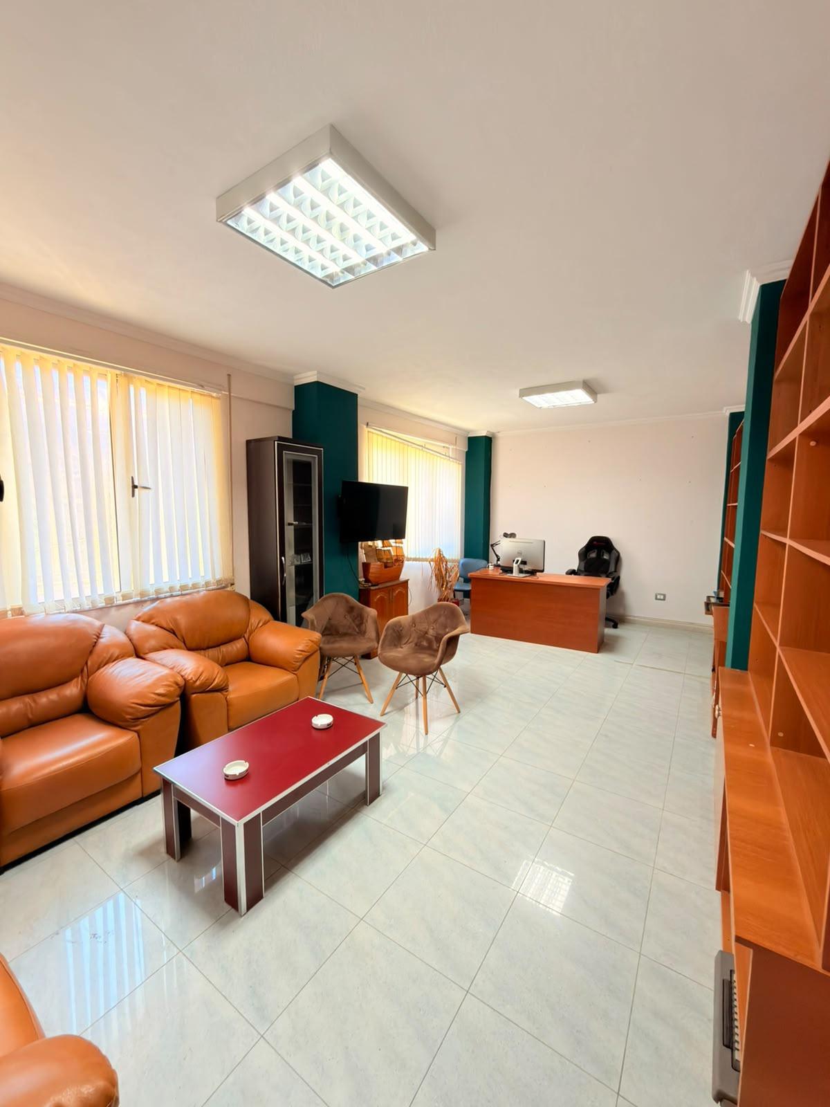 JEPET ME QERA AMBIENT BIZNESI PRANE BASHKISE, DURRES – Durrës