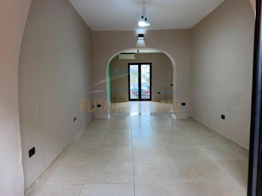0696044423,Qera, Ambient Biznesi,Lagjia 17,Durres – Tiranë