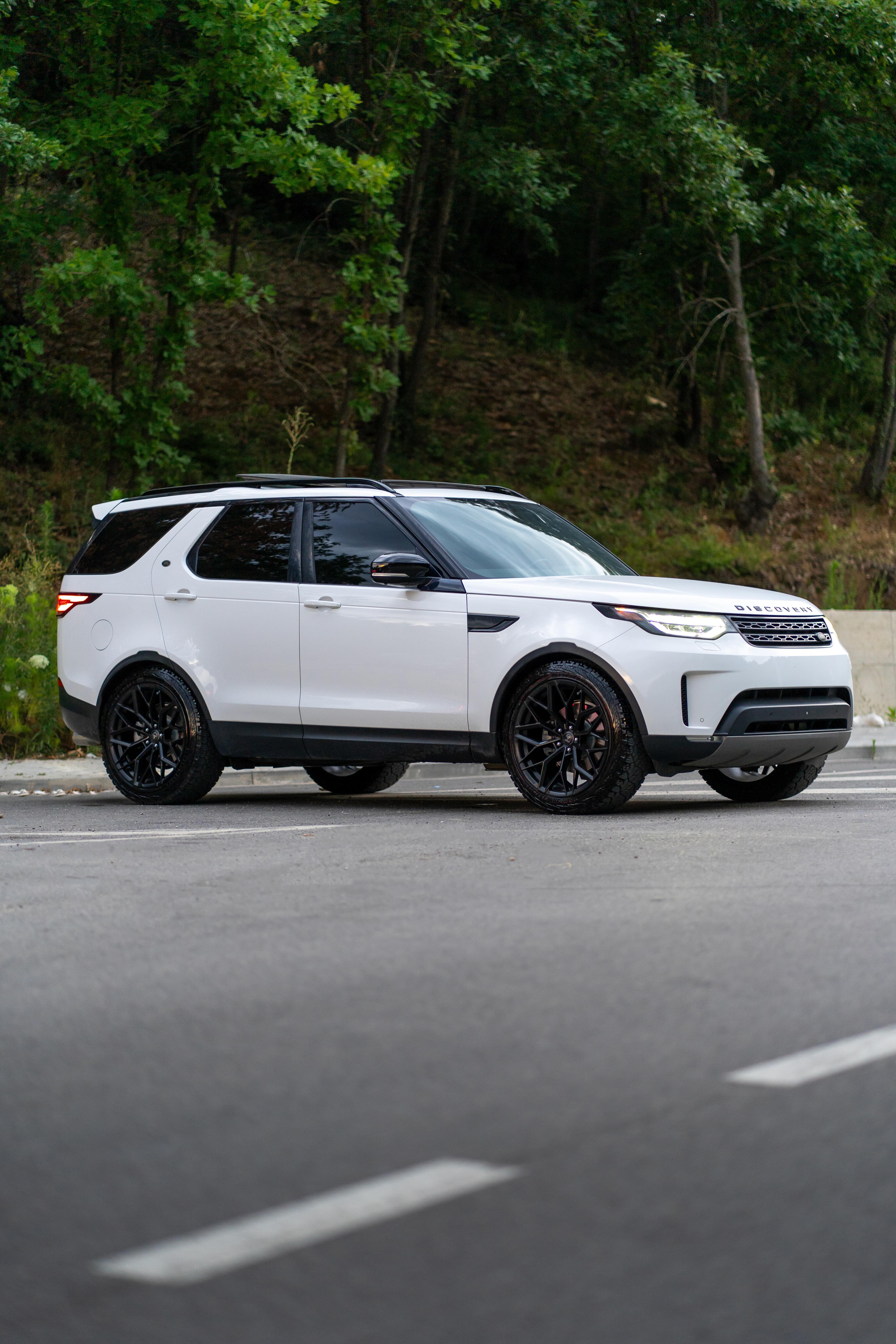 SHITET LAND ROVER DISCOVERY 3.0 NAFTE VITI 2018 SUPER FULL – Tiranë - 1