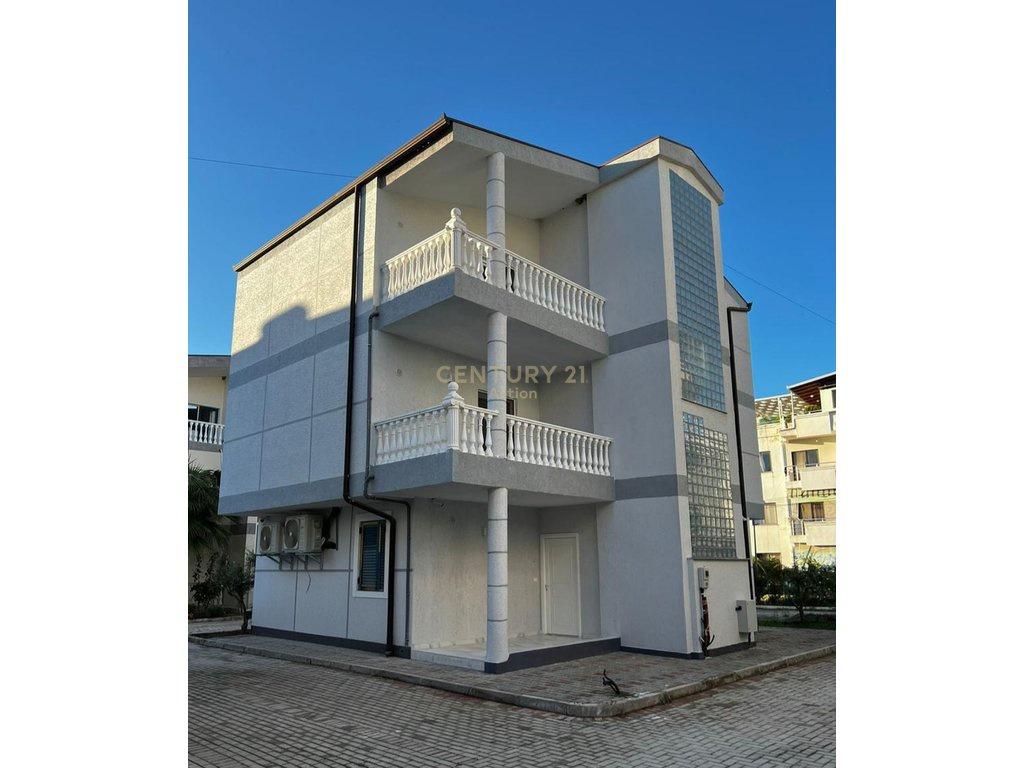 JEPET ME QIRA VILË 3-KATËSHE | GOLEM – Durrës - 1