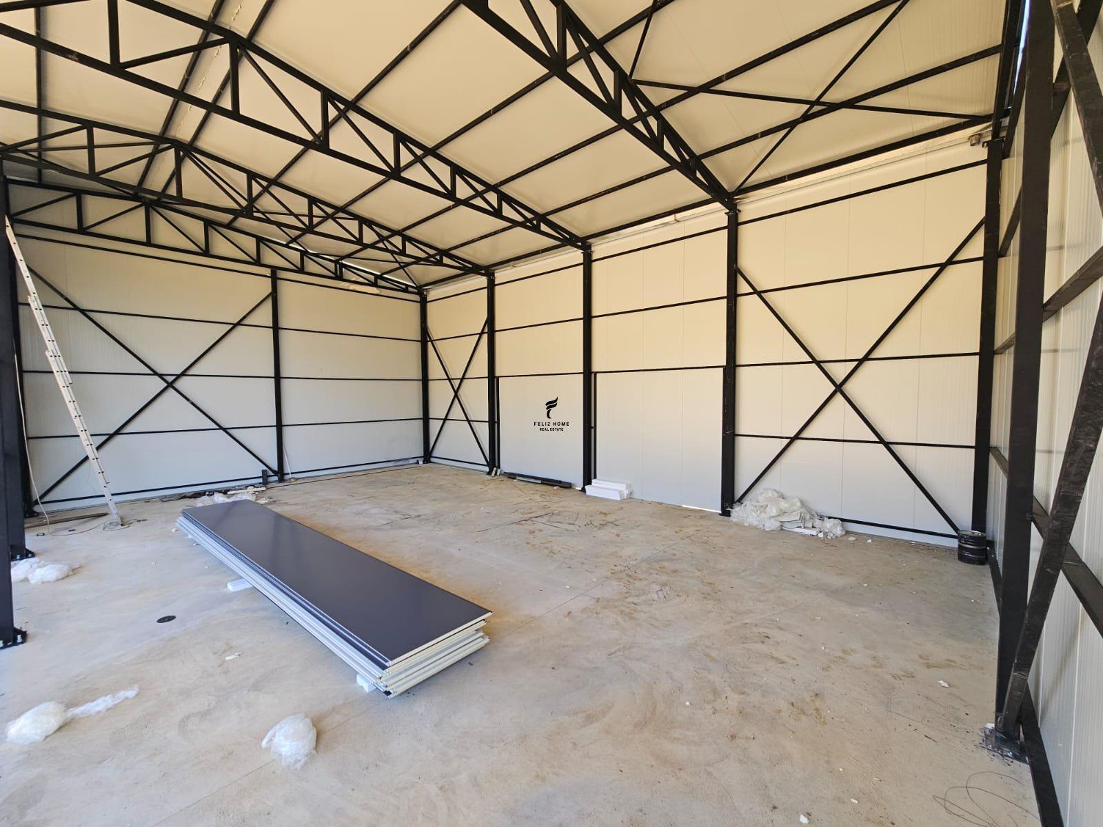 KAPANON ME QERA 150 M2 PRUSH 120.000 LEKE FH-86529 – Tiranë