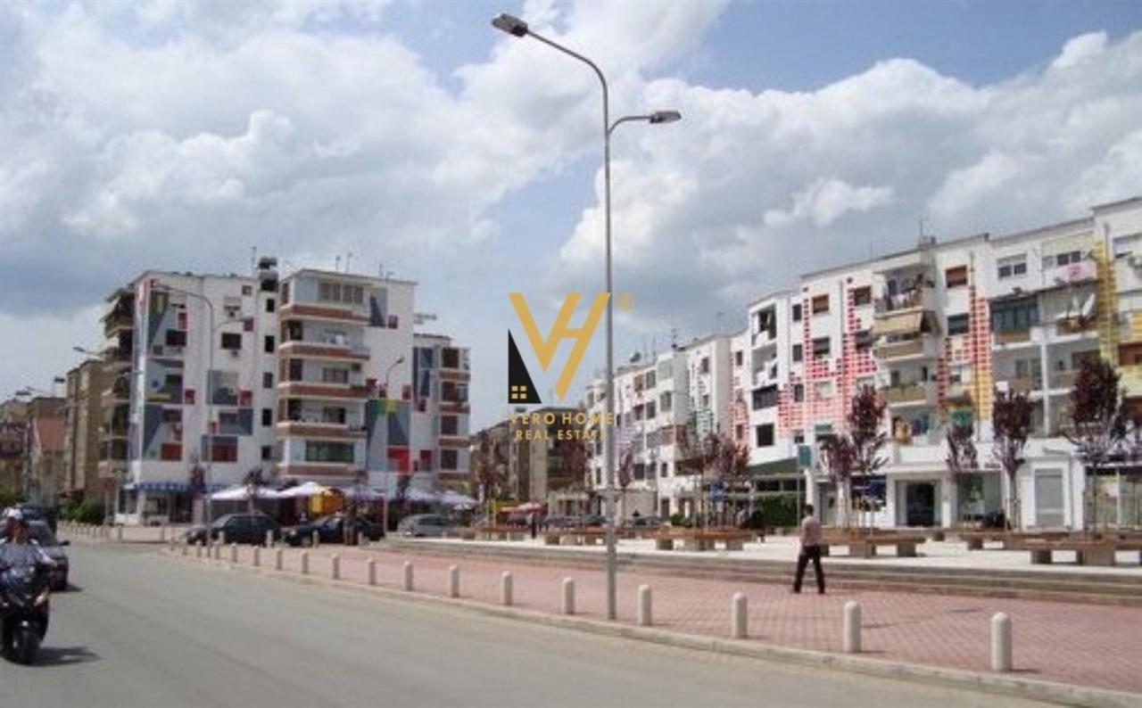 SHITET TRUALL PER NDERTIM NE XHAMLLIK 1.485.000 EURO – Tiranë - 1
