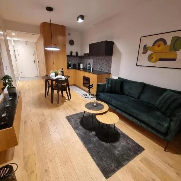 APARTAMENT ME QERA 2+1+2 21 DHJETORI 100.000 LEKE FH-96024 – Tiranë