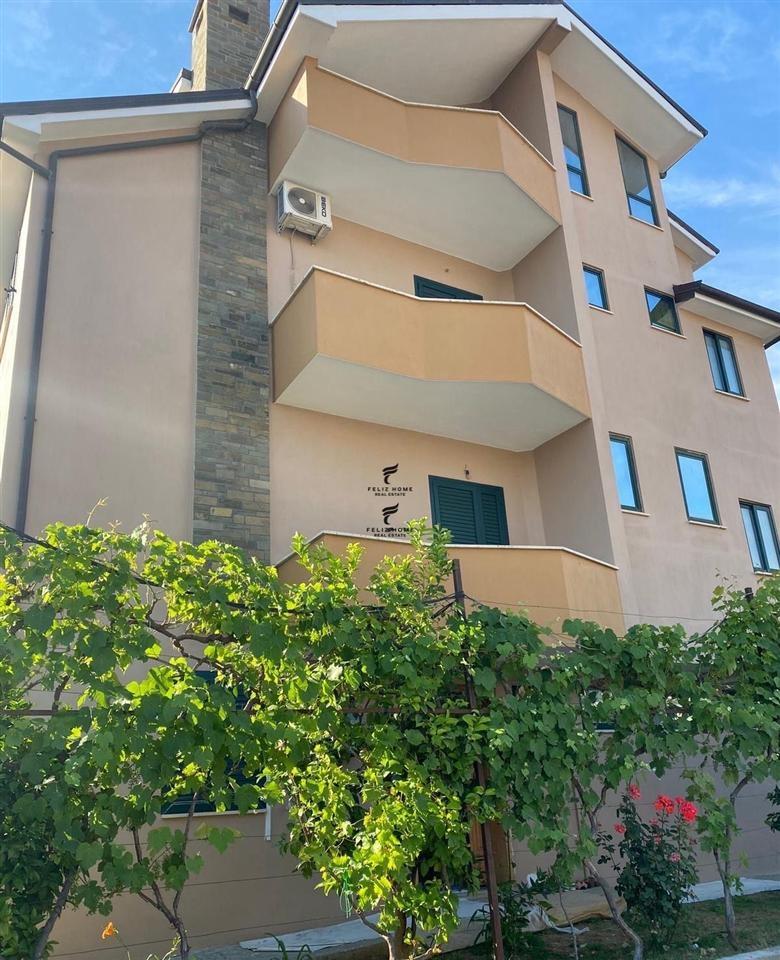 VILE ME QERA 300 M2 PORCELAN 2.700 EURO – Tiranë - 1