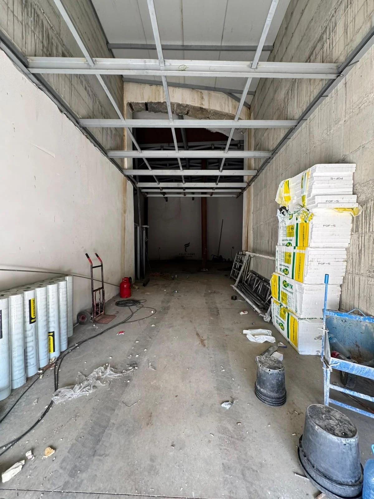 KAPANON ME QERA 200 M2 MEZEZ 150.000 LEKE FH-94717 – Tiranë