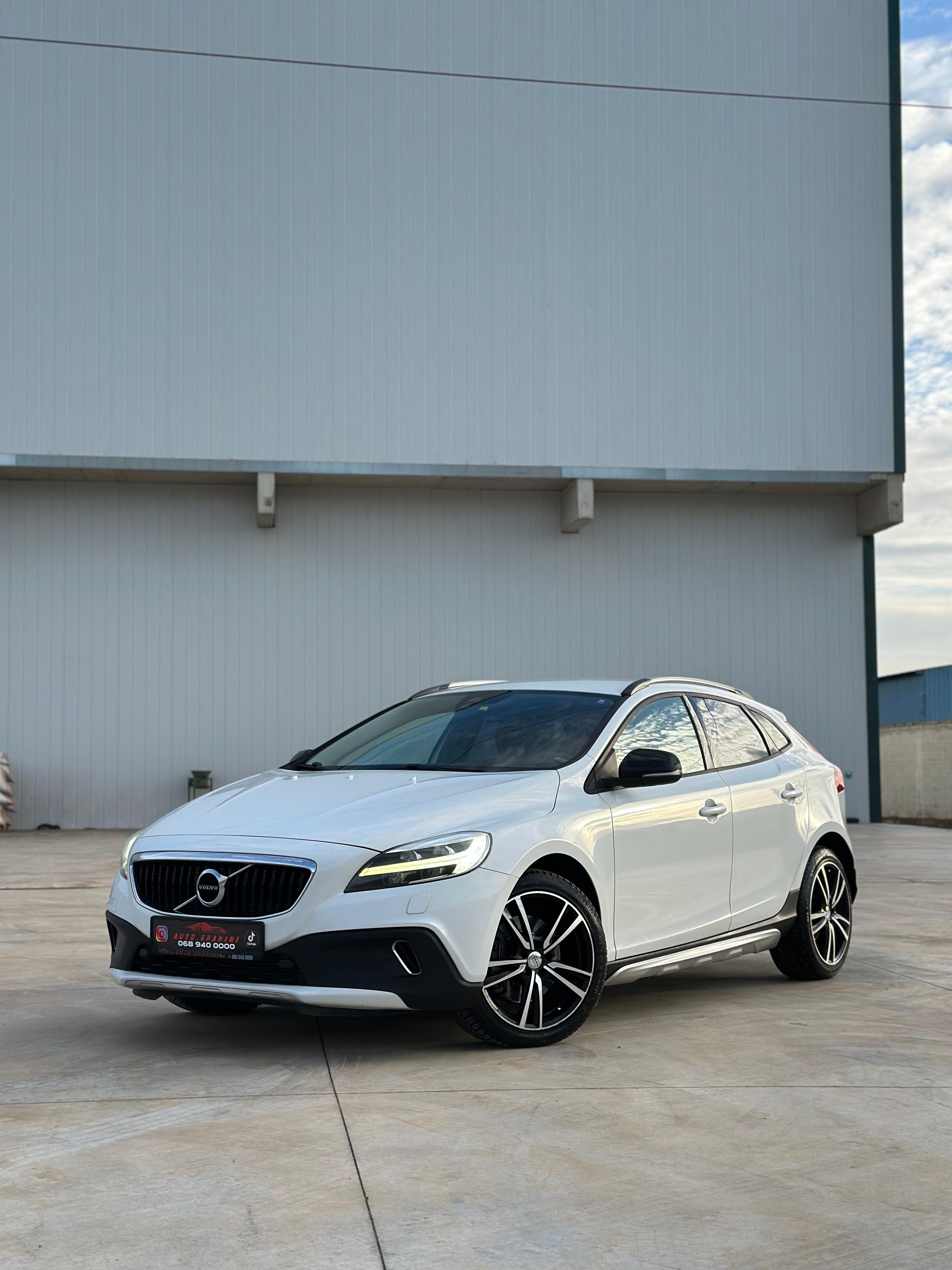 V40 CROSS COUNTRY 2.0 NAFT 0689400000 – Durrës - 1