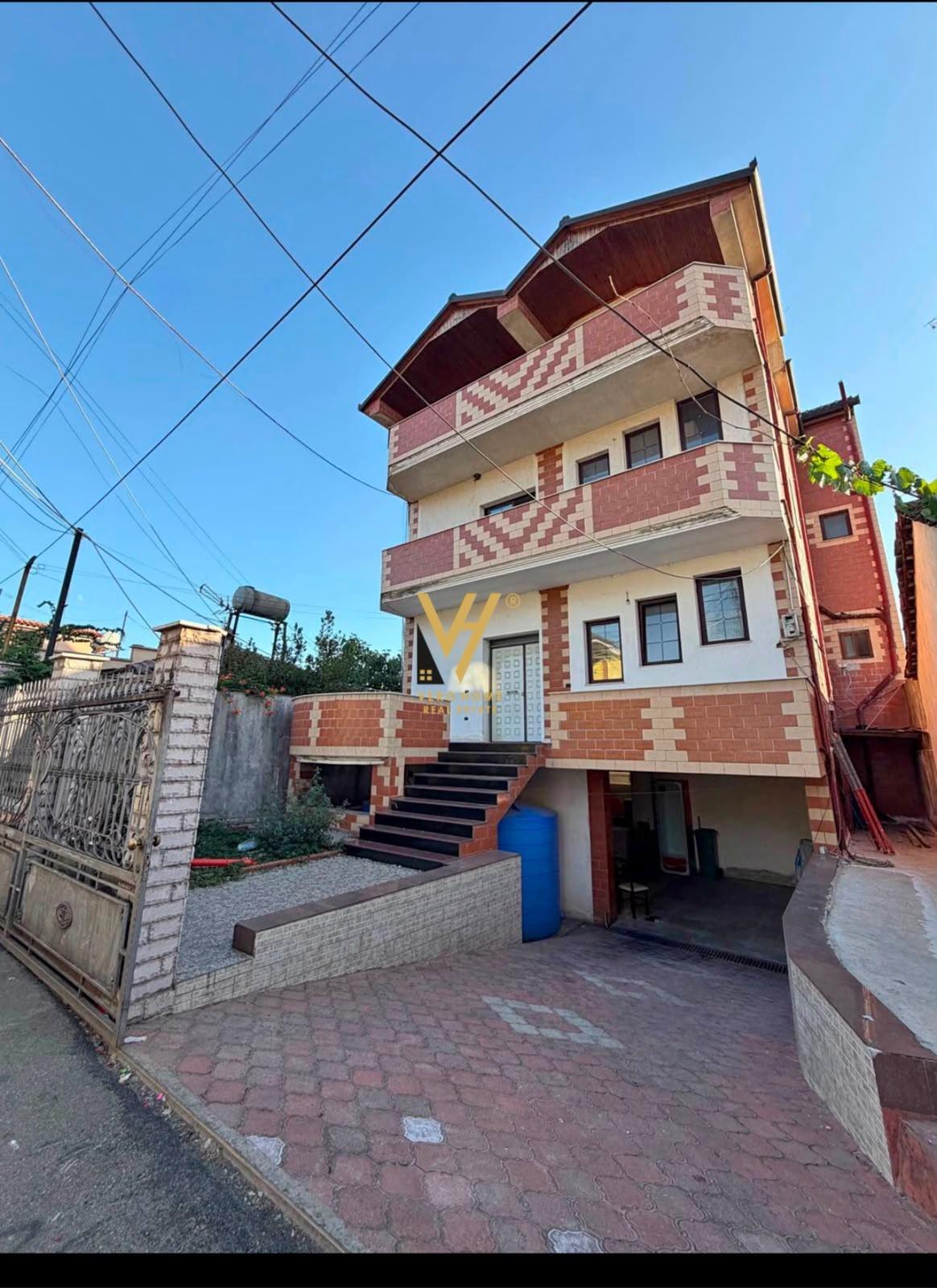 JEPET AMBIENT BIZNESI 370 M2 ME QERA NE SAUK 200.000 LEKE – Tiranë - 1