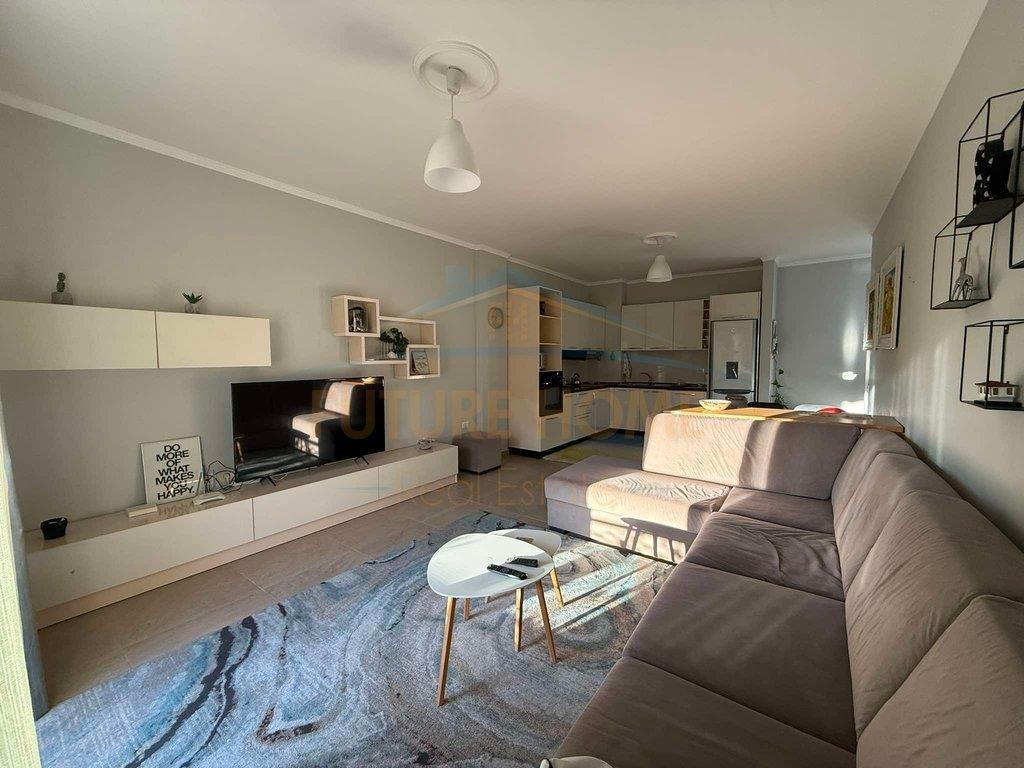 0692268458 Shitet, Apartament 2+1+2, Liqeni i Thate. – Tiranë
