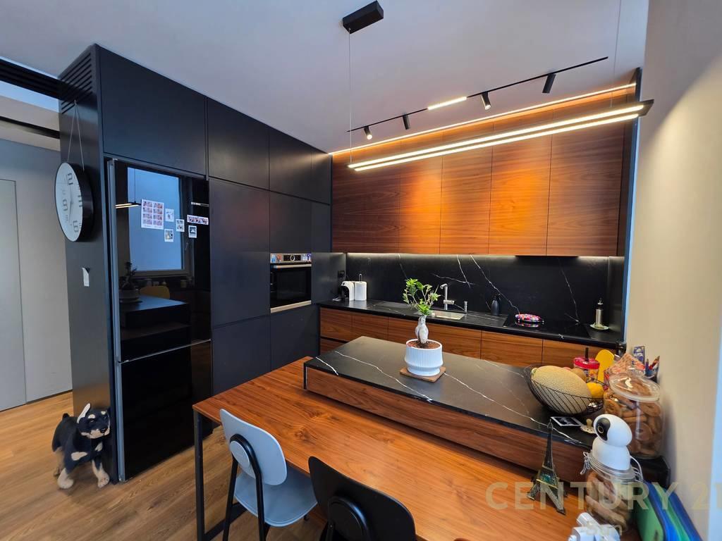 SHITET APARTAMENT 2+1 + POST PARKIMI NE BULEVARDIN E RI – Tiranë - 1