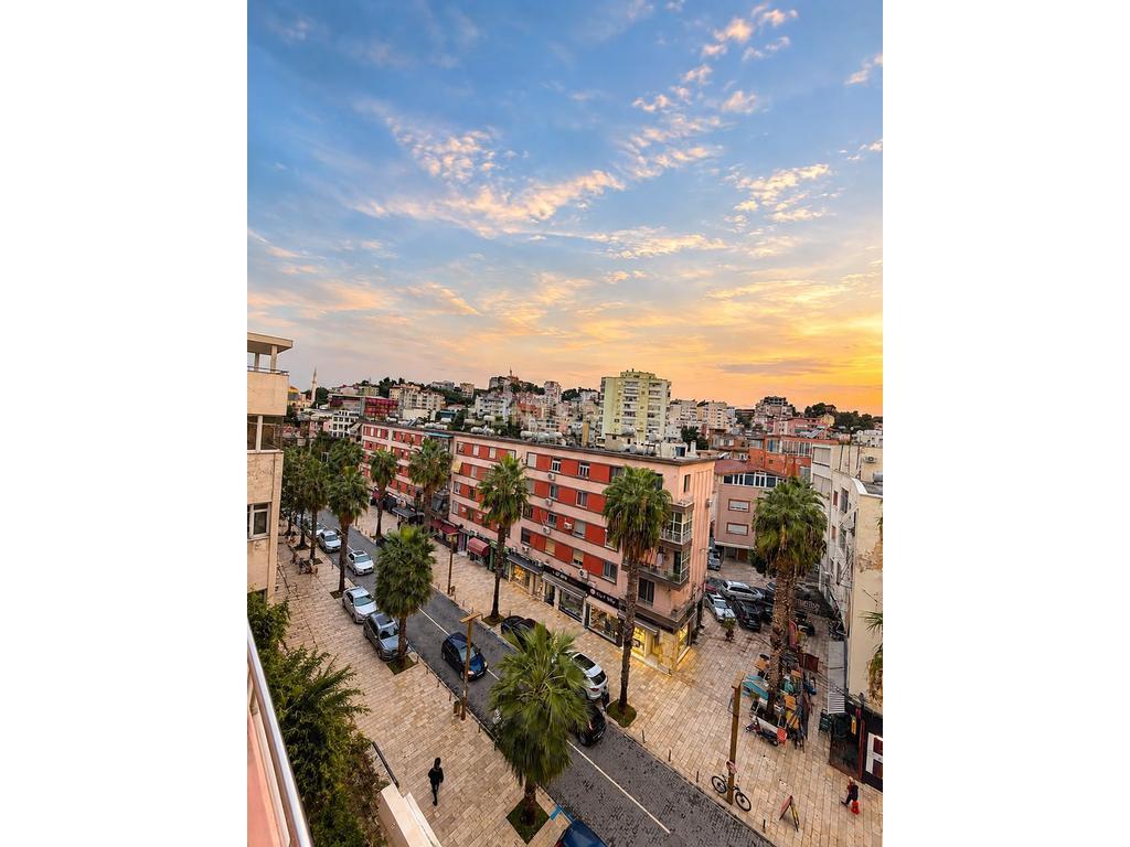 SHITET APARTAMENT 1+1 ME VERANDE TEK BULEVARDI KRYESORE NE D – Durrës - 1