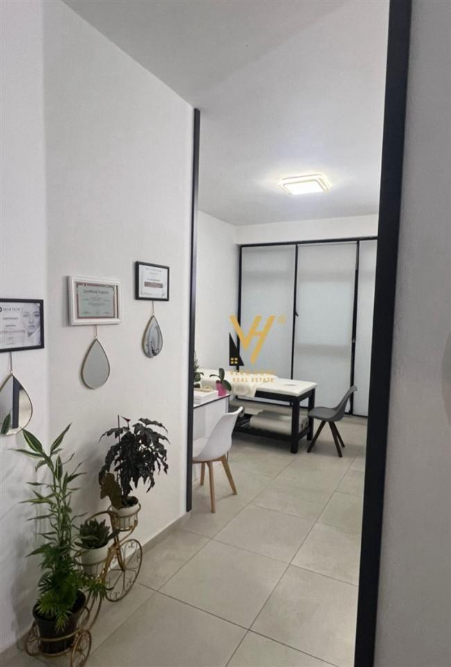 JEPET AMBIENT BIZNESI 60 M2 ME QERA TE ISH PARKU 50.000 LEKE – Tiranë - 1