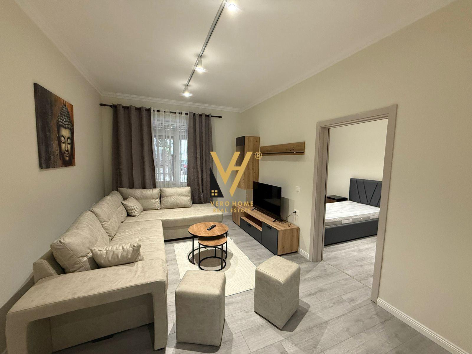 JEPET APARTAMENT 2+1 ME QERA NE BLLOK 850 EURO – Tiranë