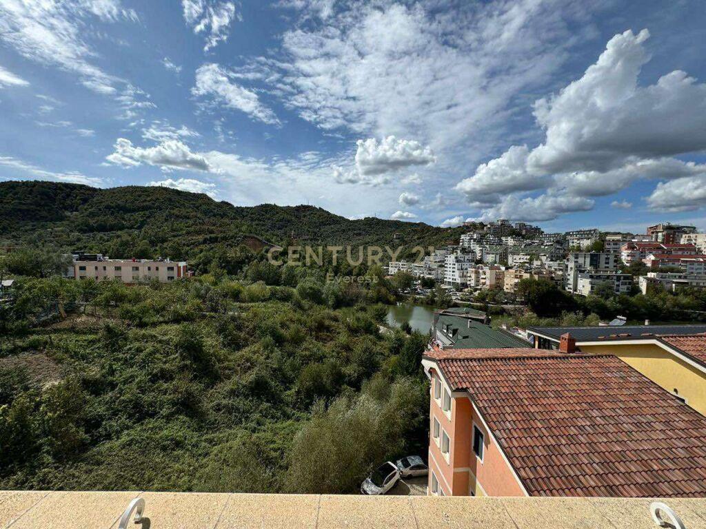 LIQENI I THATE, SHESIM APARTAMENT 3+1+2+2 POSTE PARKIMI – Tiranë