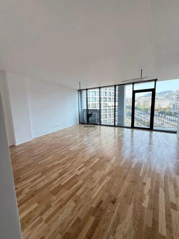 ZYRE ME QERA 125 M2 LAKE VIEW 165.000 LEKE FH-96556 – Tiranë
