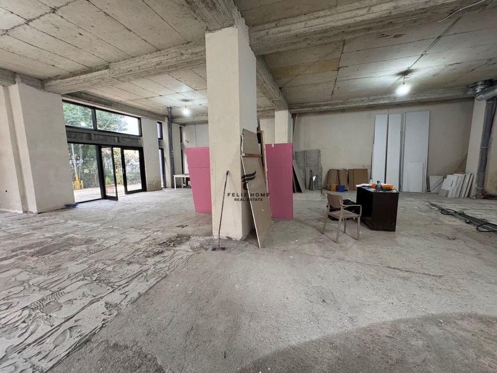 ZYRE ME QERA 210 M2 BRRYL 1.400 EURO FH-64646 – Tiranë